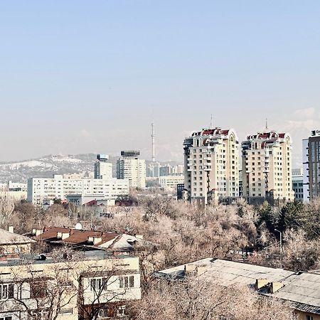 3 Ком Квартира На Абая Сейфуллина Almaty Exterior foto