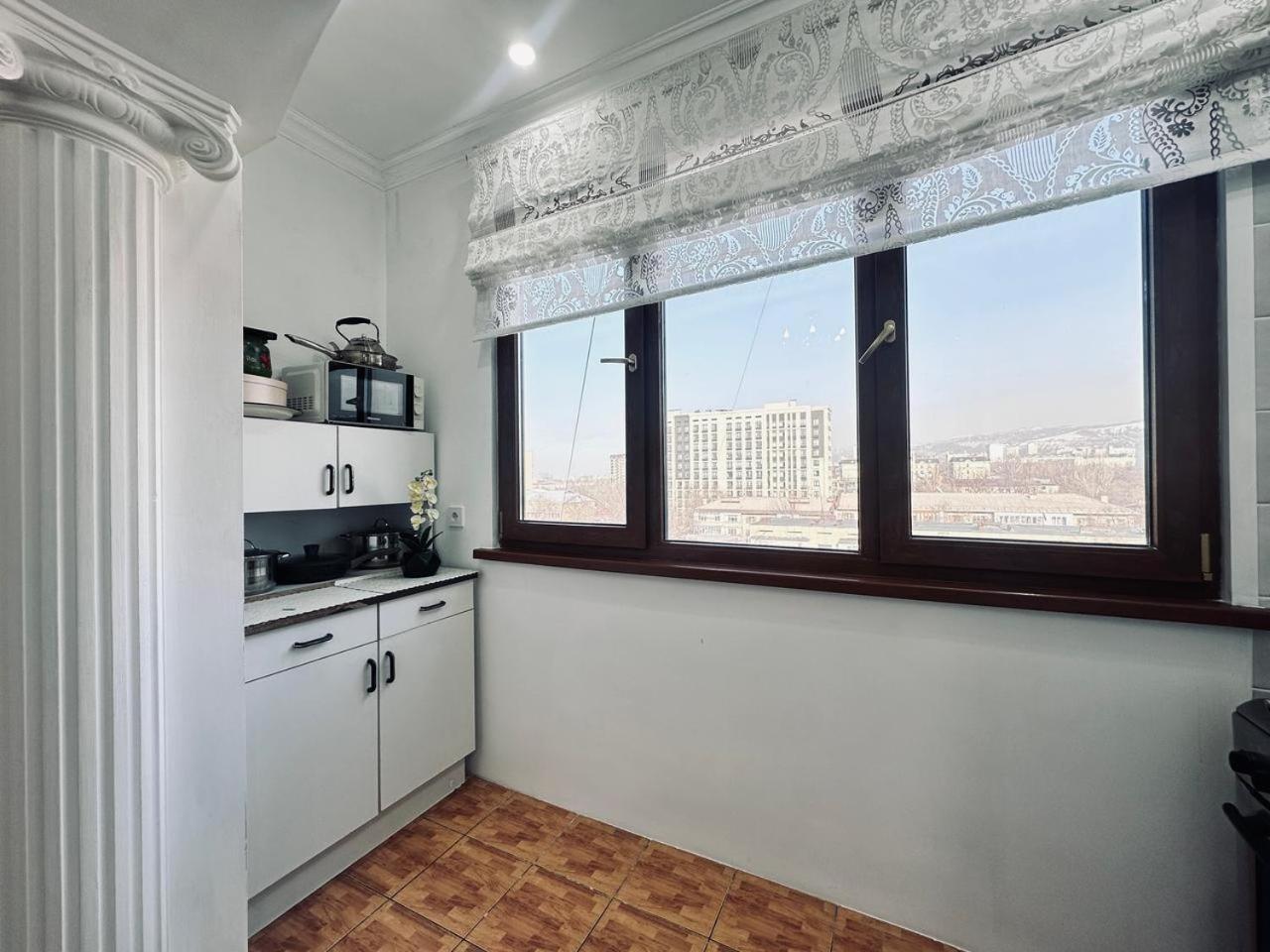 3 Ком Квартира На Абая Сейфуллина Almaty Exterior foto